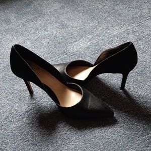 VINCE Camuto pumps